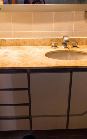Apartamento à venda com 140m², 4 quartos e 2 vagas Apartamento à venda com 140m², 4 quartos e 2 vagasBanheiro Social