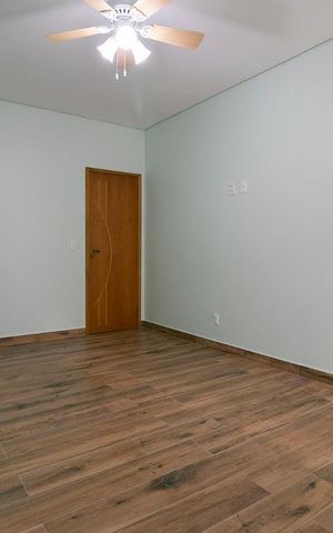 Casa à venda com 170m², 3 quartos e 1 vagaSuíte 1