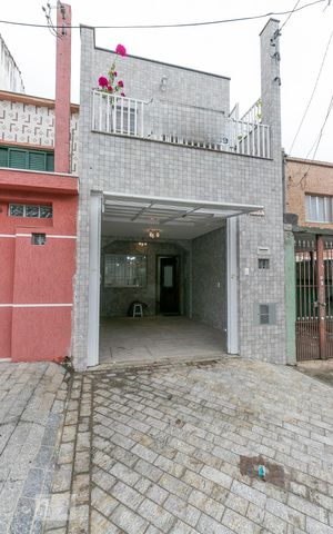 Casa à venda com 170m², 3 quartos e 1 vagaFachada