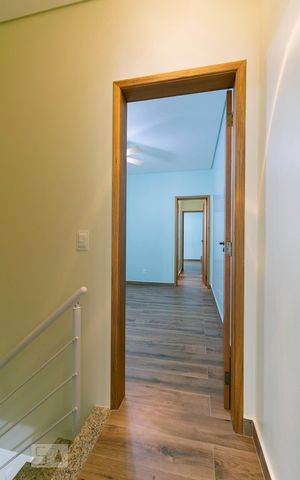 Casa à venda com 170m², 3 quartos e 1 vagaCorredor