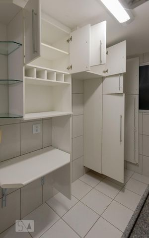 Apartamento à venda com 63m², 3 quartos e 2 vagas Apartamento à venda com 63m², 3 quartos e 2 vagasCozinha - Armários