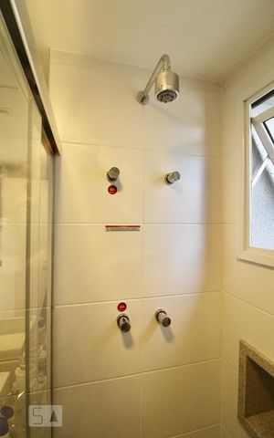 Apartamento à venda com 92m², 3 quartos e 2 vagas Apartamento à venda com 92m², 3 quartos e 2 vagasBanheiro 2