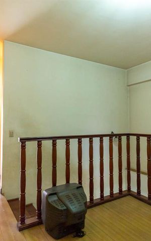 Casa à venda com 200m², 6 quartos e 5 vagas Casa à venda com 200m², 6 quartos e 5 vagasCasa 1 - Hall