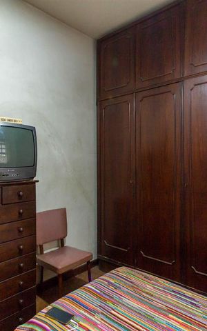 Casa à venda com 200m², 6 quartos e 5 vagas Casa à venda com 200m², 6 quartos e 5 vagasCasa 1 - Quarto