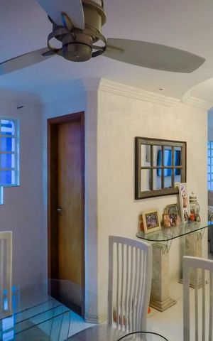 Casa à venda com 179m², 3 quartos e 3 vagasSala