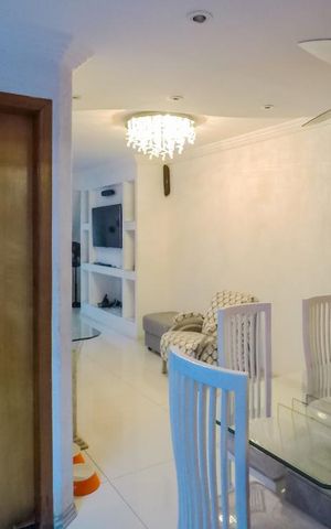 Casa à venda com 179m², 3 quartos e 3 vagasSala