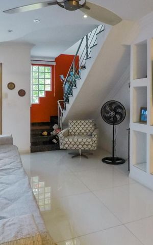 Casa à venda com 179m², 3 quartos e 3 vagasSala