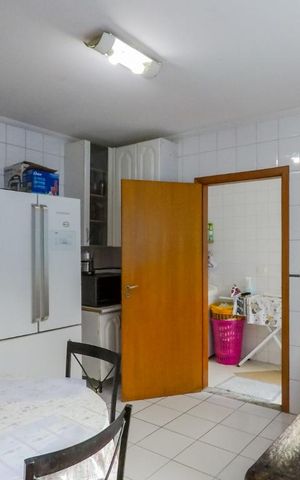 Casa à venda com 179m², 3 quartos e 3 vagasCozinha