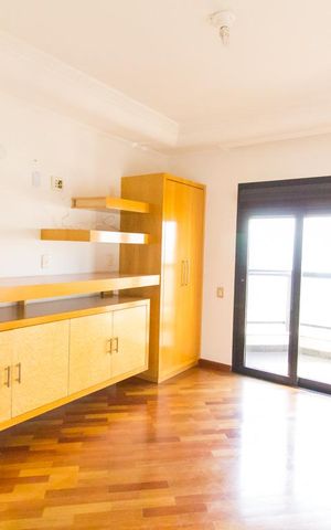 Apartamento à venda com 257m², 4 quartos e 6 vagas Apartamento à venda com 257m², 4 quartos e 6 vagasSuíte 4