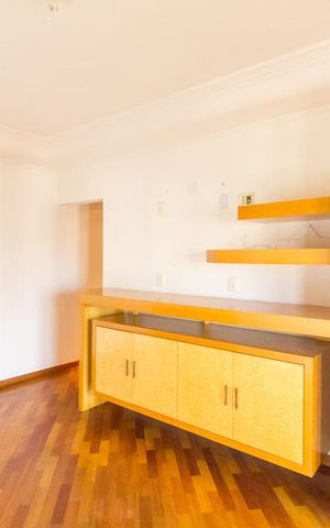 Apartamento à venda com 257m², 4 quartos e 6 vagas Apartamento à venda com 257m², 4 quartos e 6 vagasSuíte 4