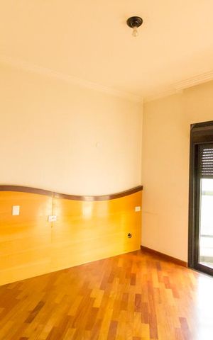 Apartamento à venda com 257m², 4 quartos e 6 vagas Apartamento à venda com 257m², 4 quartos e 6 vagasSuíte 2