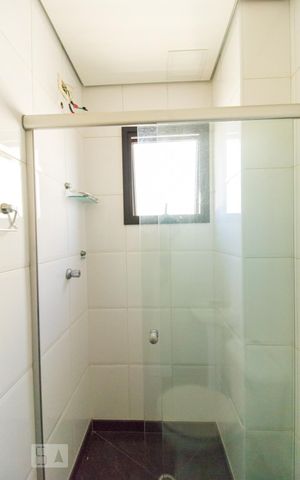 Apartamento à venda com 257m², 4 quartos e 6 vagas Apartamento à venda com 257m², 4 quartos e 6 vagasBanheiro de Serviço