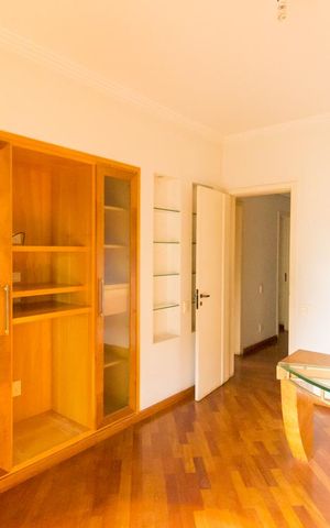 Apartamento à venda com 257m², 4 quartos e 6 vagas Apartamento à venda com 257m², 4 quartos e 6 vagasSuíte 1