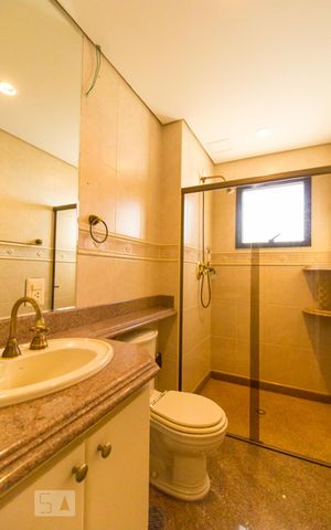 Apartamento à venda com 257m², 4 quartos e 6 vagas Apartamento à venda com 257m², 4 quartos e 6 vagasBanheiro Suíte 3