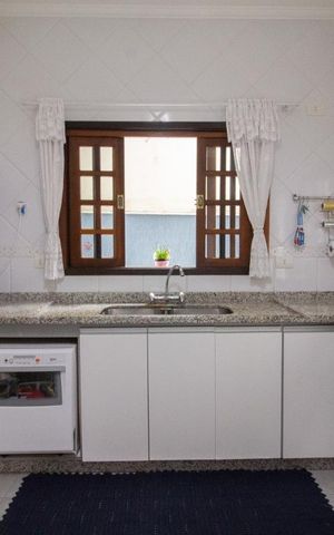 Casa para alugar com 318m², 5 quartos e 8 vagasCozinha