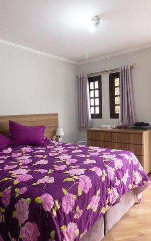 Casa para alugar com 318m², 5 quartos e 8 vagasQuarto