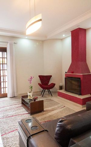 Casa para alugar com 318m², 5 quartos e 8 vagasSala
