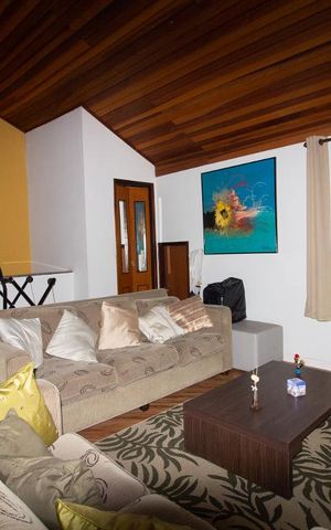 Casa para alugar com 318m², 5 quartos e 8 vagasSala