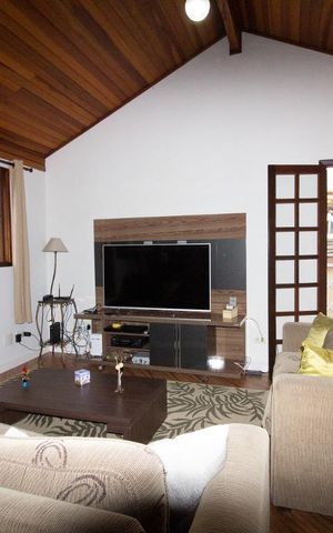 Casa para alugar com 318m², 5 quartos e 8 vagasSala