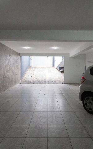 Casa para alugar com 318m², 5 quartos e 8 vagasGaragem