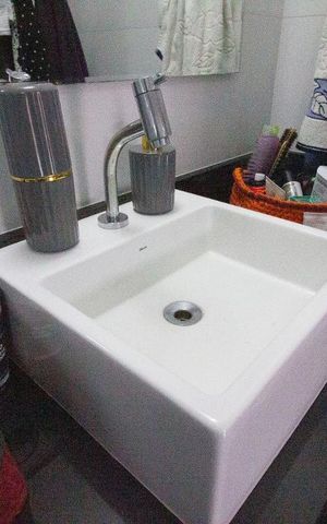 Casa para alugar com 318m², 5 quartos e 8 vagasBanheiro