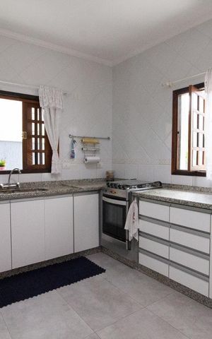 Casa para alugar com 318m², 5 quartos e 8 vagasCozinha