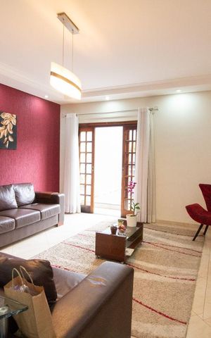 Casa para alugar com 318m², 5 quartos e 8 vagasSala