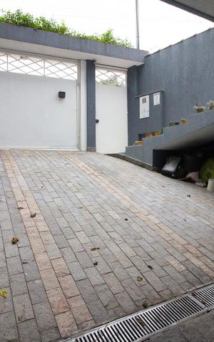 Casa para alugar com 318m², 5 quartos e 8 vagasÁrea Externa