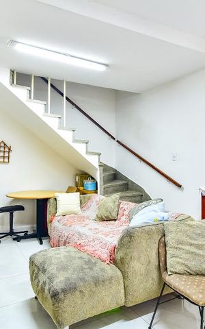 Casa à venda com 99m², 2 quartos e 1 vaga Casa à venda com 99m², 2 quartos e 1 vagaSala