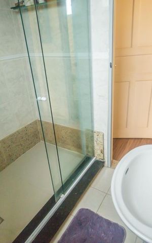 Casa de condomínio para alugar com 380m², 3 quartos e 2 vagasBanheiro da Suíte