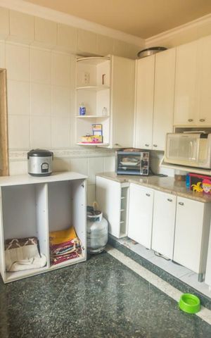 Casa de condomínio para alugar com 380m², 3 quartos e 2 vagasCozinha