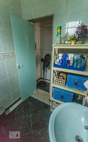 Casa de condomínio para alugar com 380m², 3 quartos e 2 vagasBanheiro