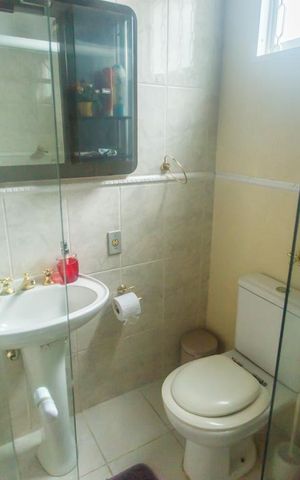 Casa de condomínio para alugar com 380m², 3 quartos e 2 vagasBanheiro da Suíte