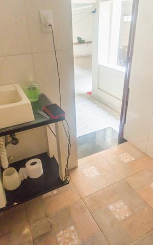 Casa de condomínio para alugar com 380m², 3 quartos e 2 vagasBanheiro de Serviço