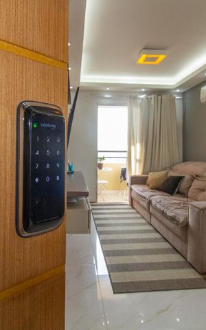 Apartamento para alugar com 60m², 2 quartos e 1 vaga Apartamento para alugar com 60m², 2 quartos e 1 vagaDetalhe fechadura eletrônica