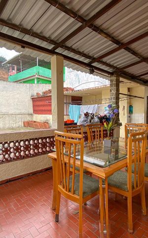 Casa à venda com 140m², 2 quartos e sem vaga Casa à venda com 140m², 2 quartos e sem vagaÁrea externa