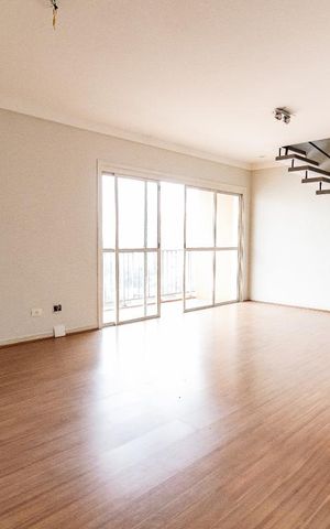Apartamento à venda com 250m², 4 quartos e 2 vagas Apartamento à venda com 250m², 4 quartos e 2 vagasSala 1