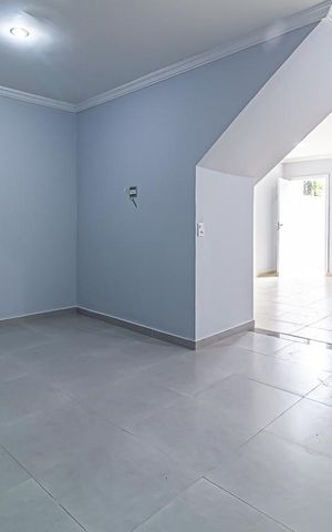 Casa de condomínio para alugar com 208m², 4 quartos e 1 vaga Casa de condomínio para alugar com 208m², 4 quartos e 1 vagaSala