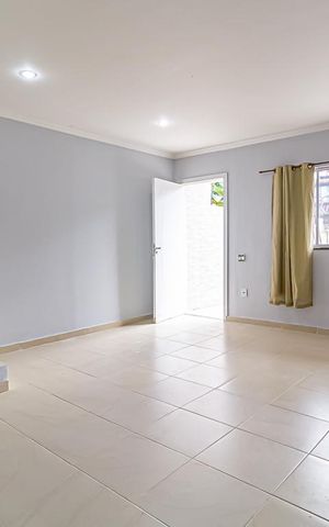 Casa de condomínio para alugar com 208m², 4 quartos e 1 vaga Casa de condomínio para alugar com 208m², 4 quartos e 1 vagaSala