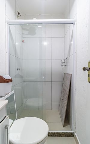 Casa de condomínio para alugar com 208m², 4 quartos e 1 vaga Casa de condomínio para alugar com 208m², 4 quartos e 1 vagaBanheiro Social