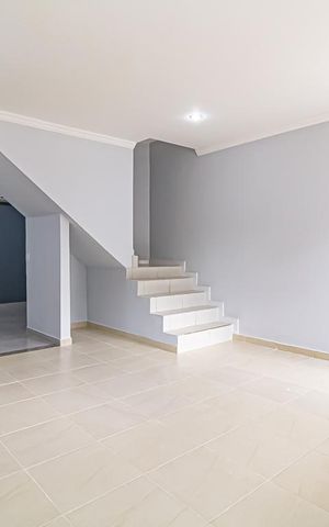 Casa de condomínio para alugar com 208m², 4 quartos e 1 vaga Casa de condomínio para alugar com 208m², 4 quartos e 1 vagaSala