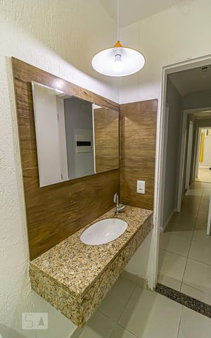 Casa de condomínio para alugar com 208m², 4 quartos e 1 vaga Casa de condomínio para alugar com 208m², 4 quartos e 1 vagaBanheiro da Suíte 2