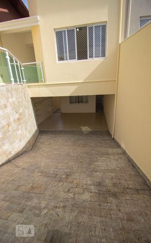 Casa para alugar com 210m², 4 quartos e 2 vagasGaragem