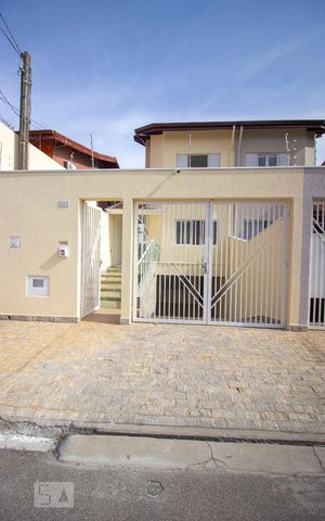 Casa para alugar com 210m², 4 quartos e 2 vagasFachada