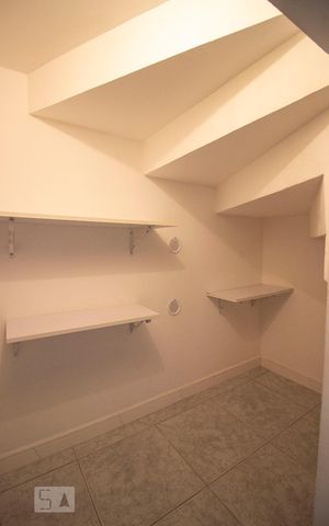 Casa para alugar com 210m², 4 quartos e 2 vagasDespensa