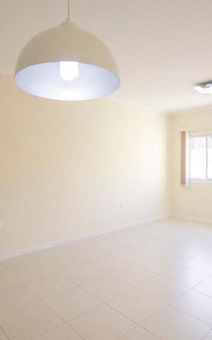 Casa para alugar com 210m², 4 quartos e 2 vagasSala