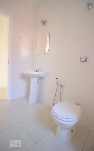 Casa para alugar com 210m², 4 quartos e 2 vagasBanheiro 2
