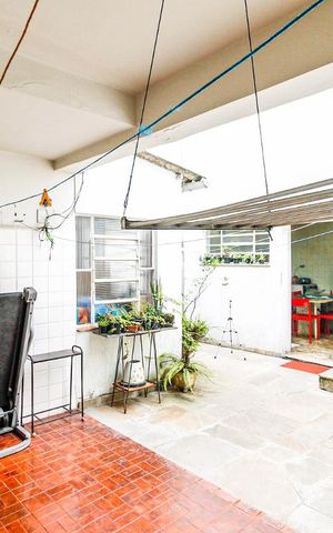 Casa à venda com 234m², 4 quartos e 2 vagas Casa à venda com 234m², 4 quartos e 2 vagasQuintal