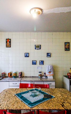 Casa à venda com 234m², 4 quartos e 2 vagas Casa à venda com 234m², 4 quartos e 2 vagasCopa
