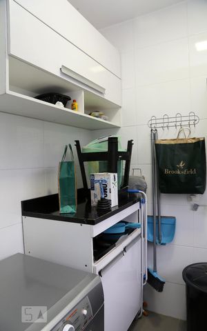 Apartamento à venda com 77m², 2 quartos e 2 vagasÁrea de Serviço